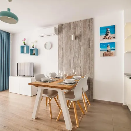 아파트 Playa Paraiso Apartment *